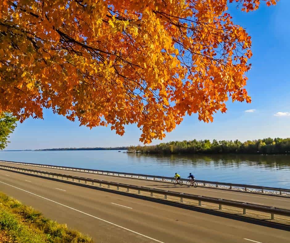 Great River Road, Mississippi River